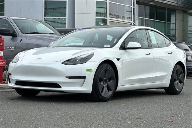 Used 2023 Tesla Model 3 Standard Range image 8