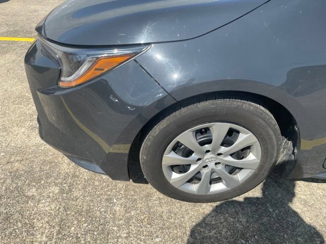 Used 2024 Toyota Corolla LE FWD image 3