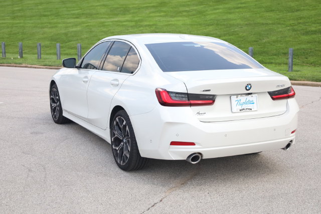 Used 2025 BMW 330i xDrive Sedan w/ Premium Package AWD/4WD image 6