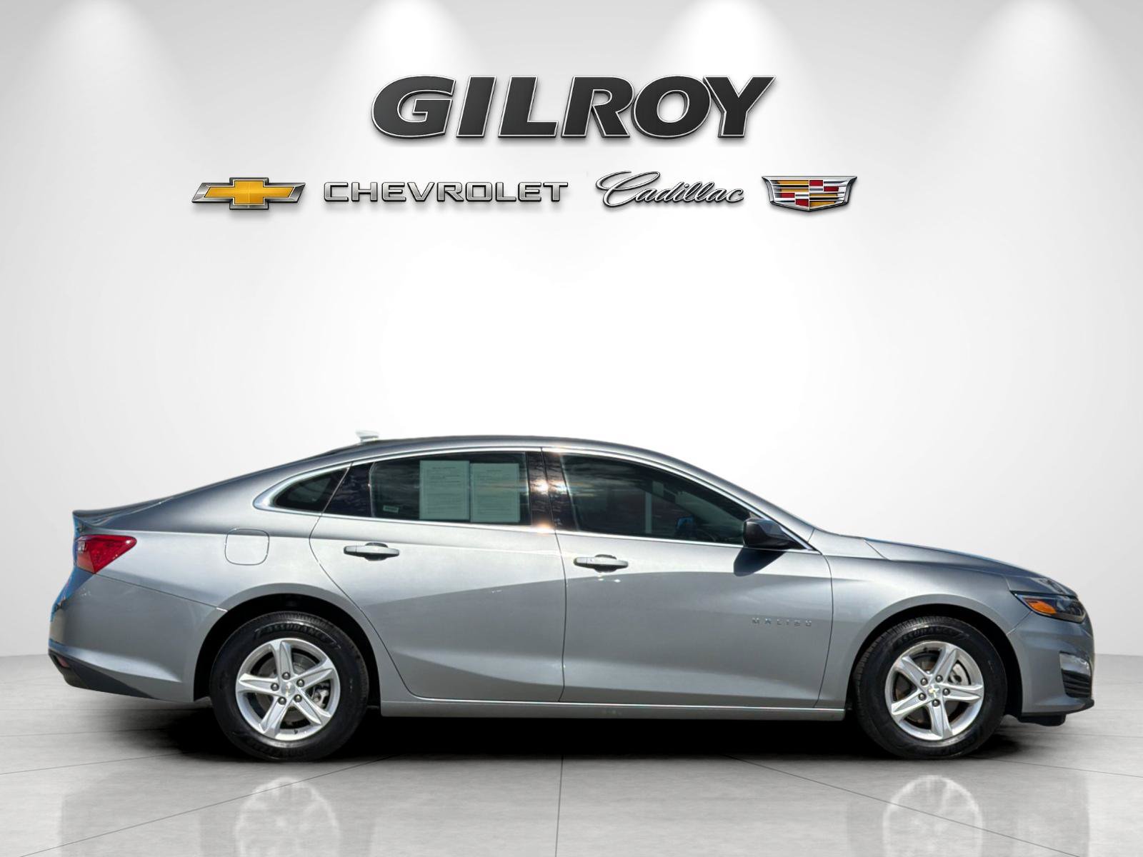 Used 2024 Chevrolet Malibu LT FWD image 2