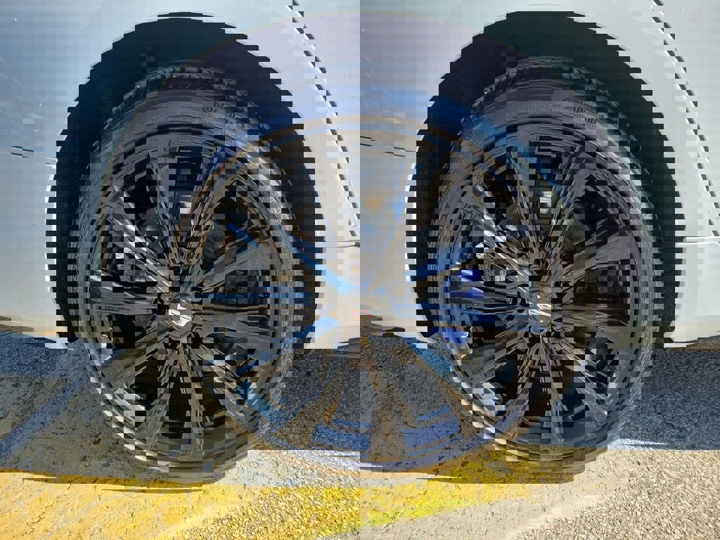 Used 2020 Cadillac CT4 V w/ Climate Package image 5