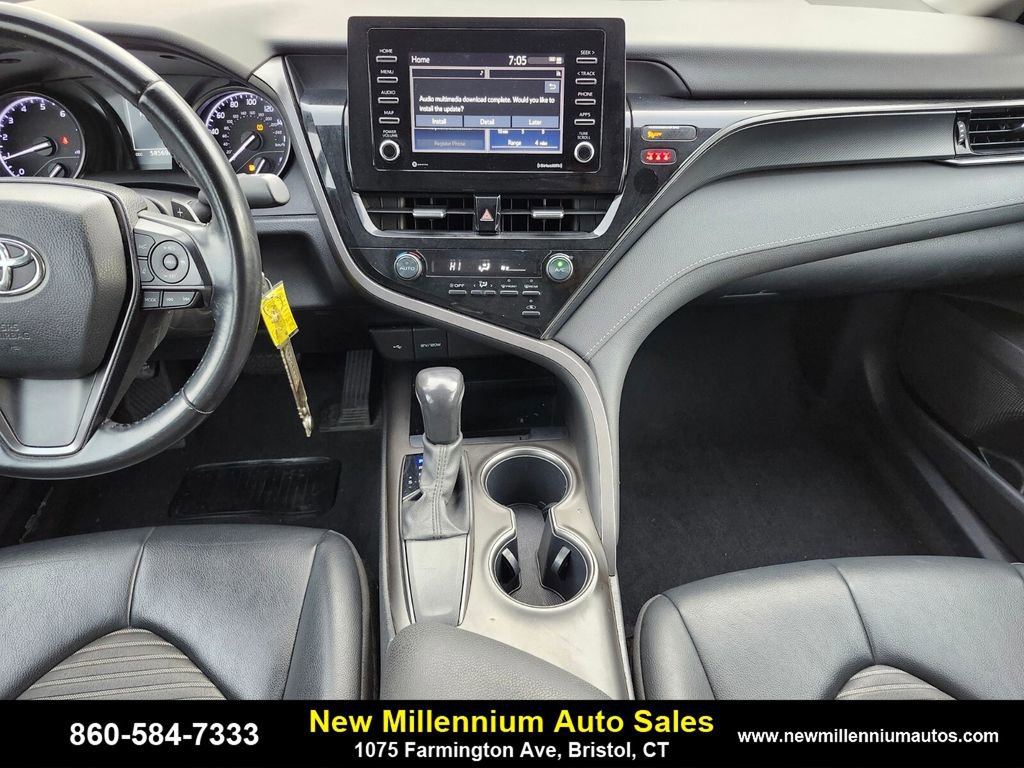 Used 2021 Toyota Camry SE image 14
