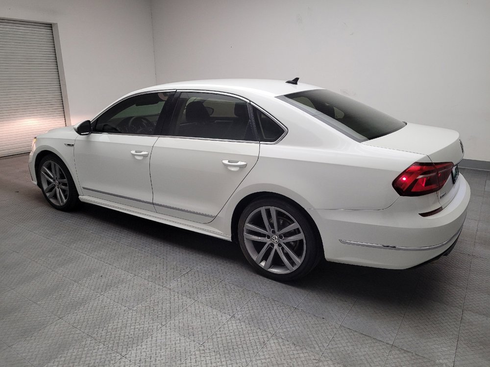 Used 2017 Volkswagen Passat 1.8T R-Line image 3