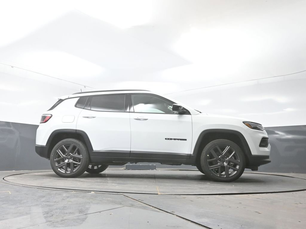 New 2026 Jeep Compass Latitude image 36