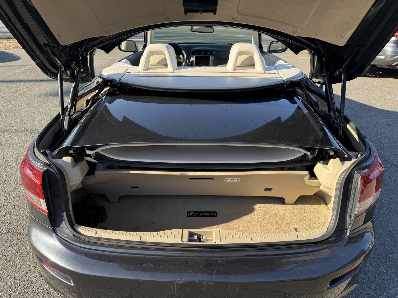 Used 2010 Lexus IS 250C image 13