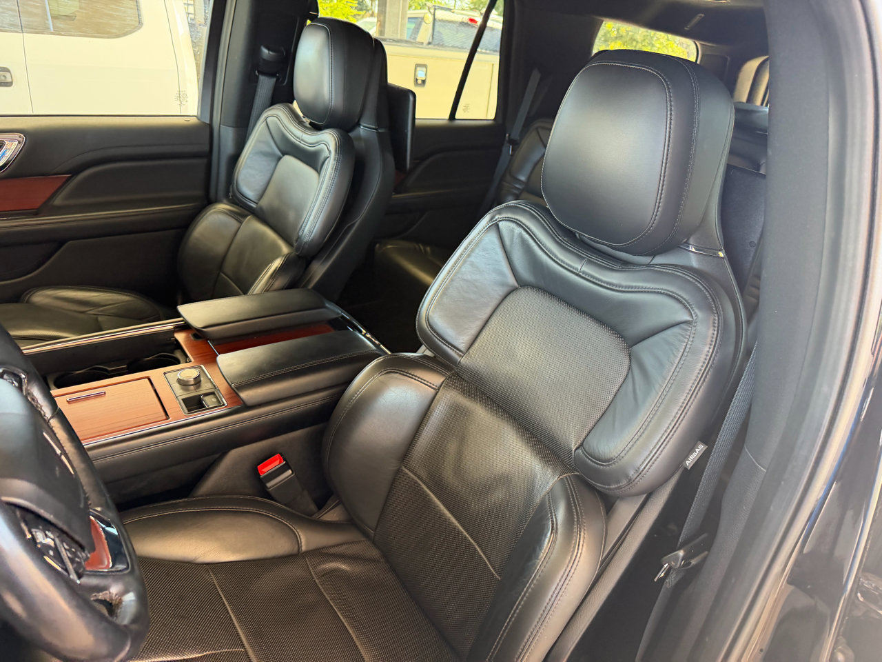Used 2020 Lincoln Navigator Reserve w/ Luxury Package image 20
