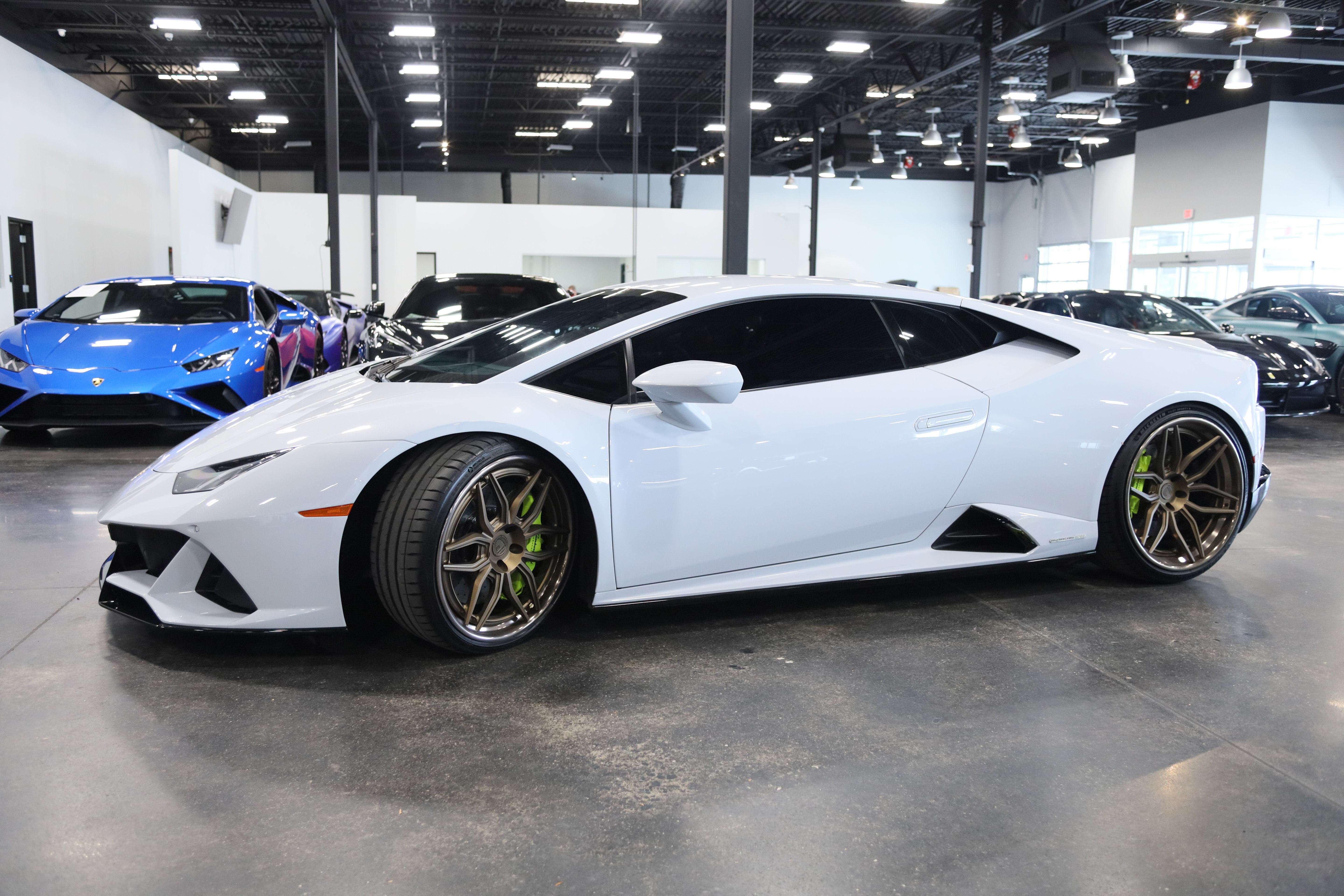 Used 2021 Lamborghini Huracan EVO AWD/4WD image 8