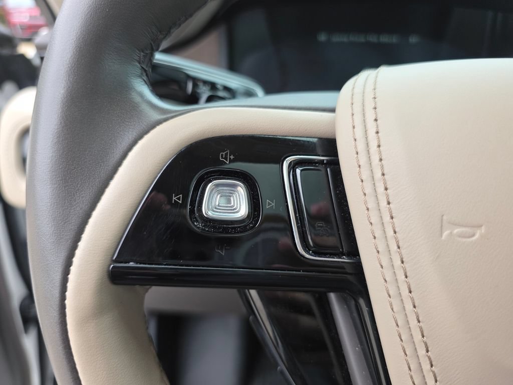 Used 2024 Lincoln Aviator Reserve w/ Equipment Group 201A AWD/4WD image 36