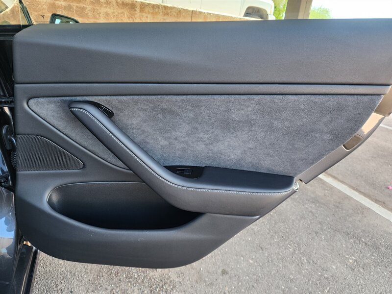 Used 2018 Tesla Model 3 Long Range RWD image 61