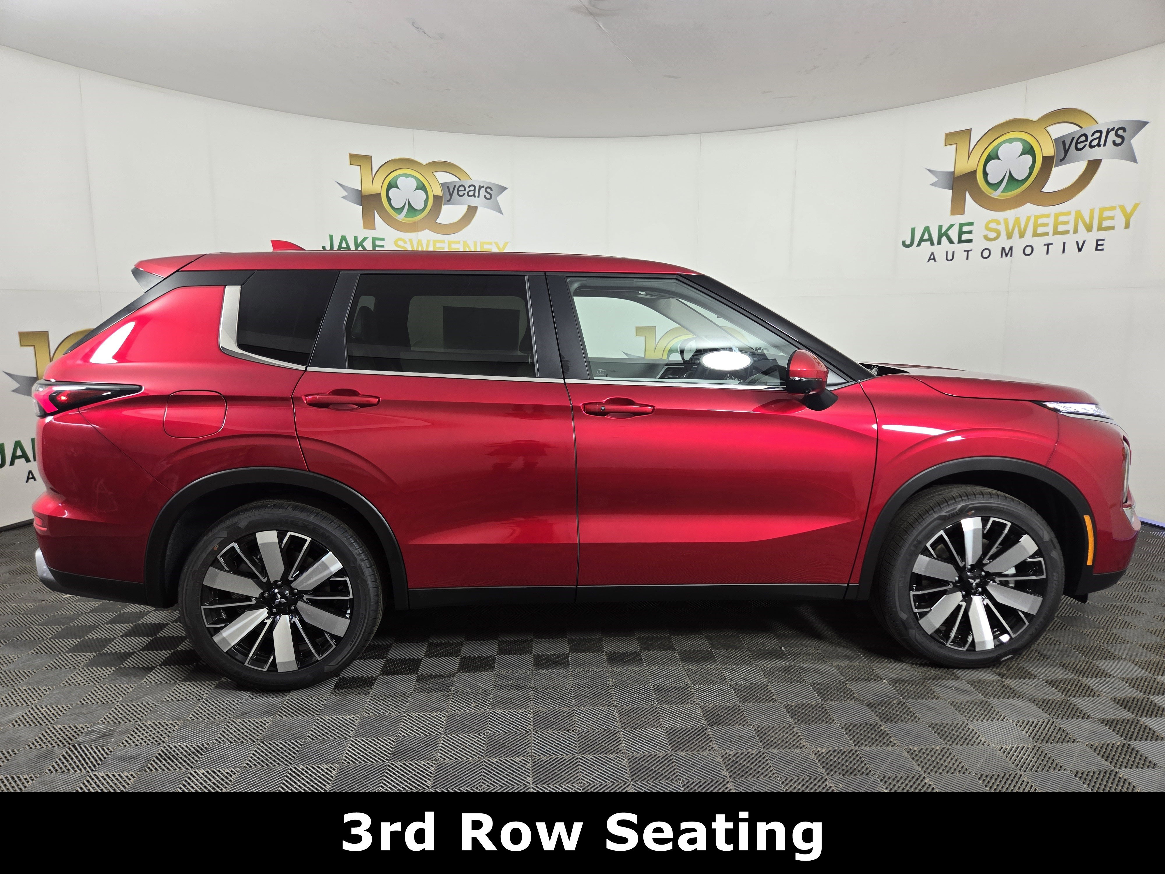 New 2025 Mitsubishi Outlander SE image 8