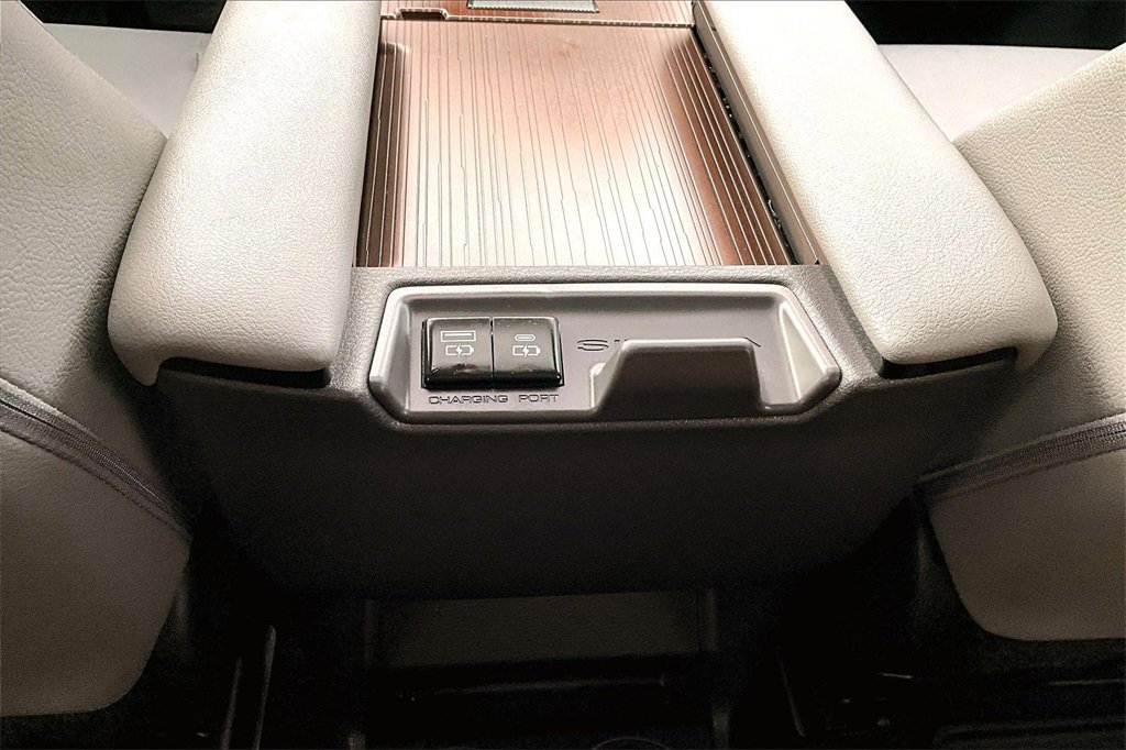 Certified 2024 Toyota Sienna XLE image 11