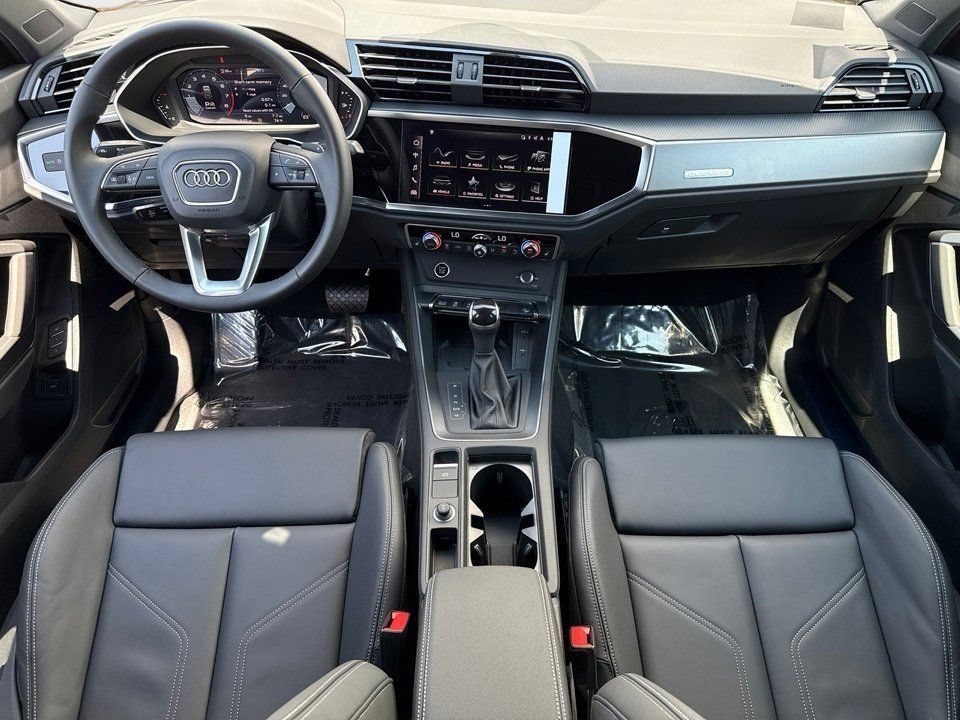 Certified 2025 Audi Q3 2.0T Premium w/ Convenience Package AWD/4WD image 14