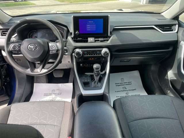 Used 2025 Toyota RAV4 XLE AWD/4WD image 13