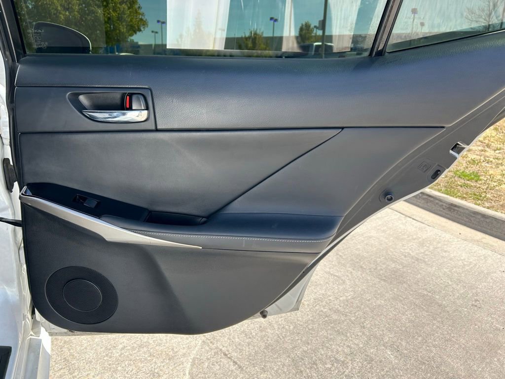 Used 2016 Lexus IS 300 AWD image 27