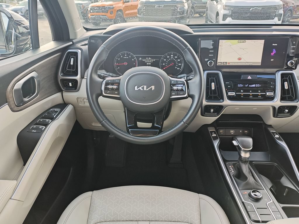 Used 2023 Kia Sorento S AWD/4WD image 16