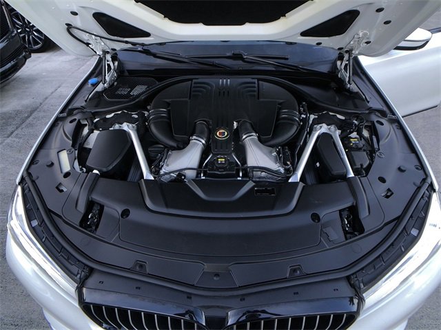 Used 2019 BMW ALPINA B7 xDrive w/ Luxury Rear Seating Package image 34
