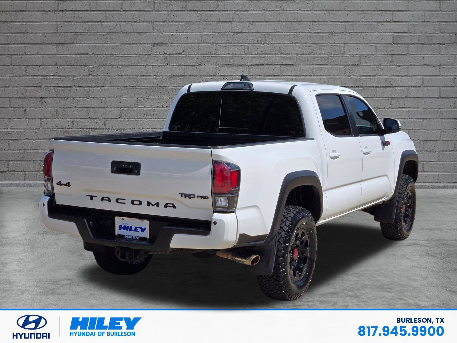 Used 2017 Toyota Tacoma TRD Pro AWD/4WD image 4