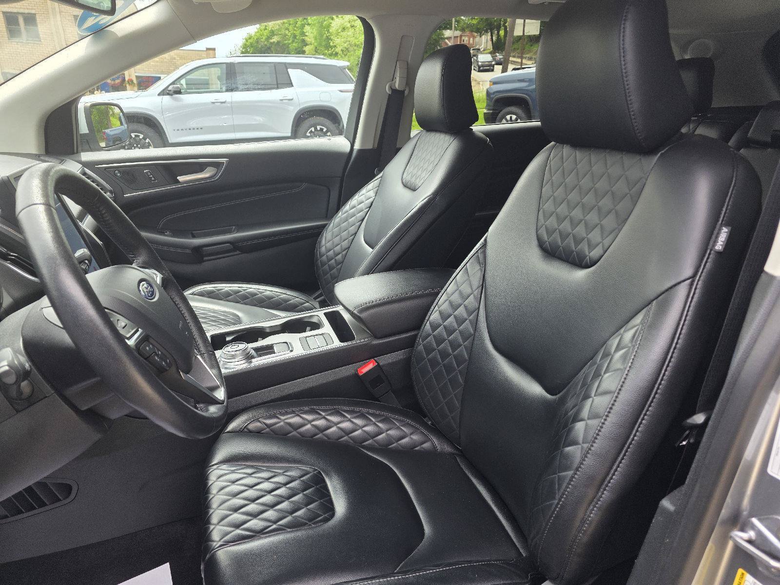 Used 2024 Ford Edge Titanium AWD/4WD image 12