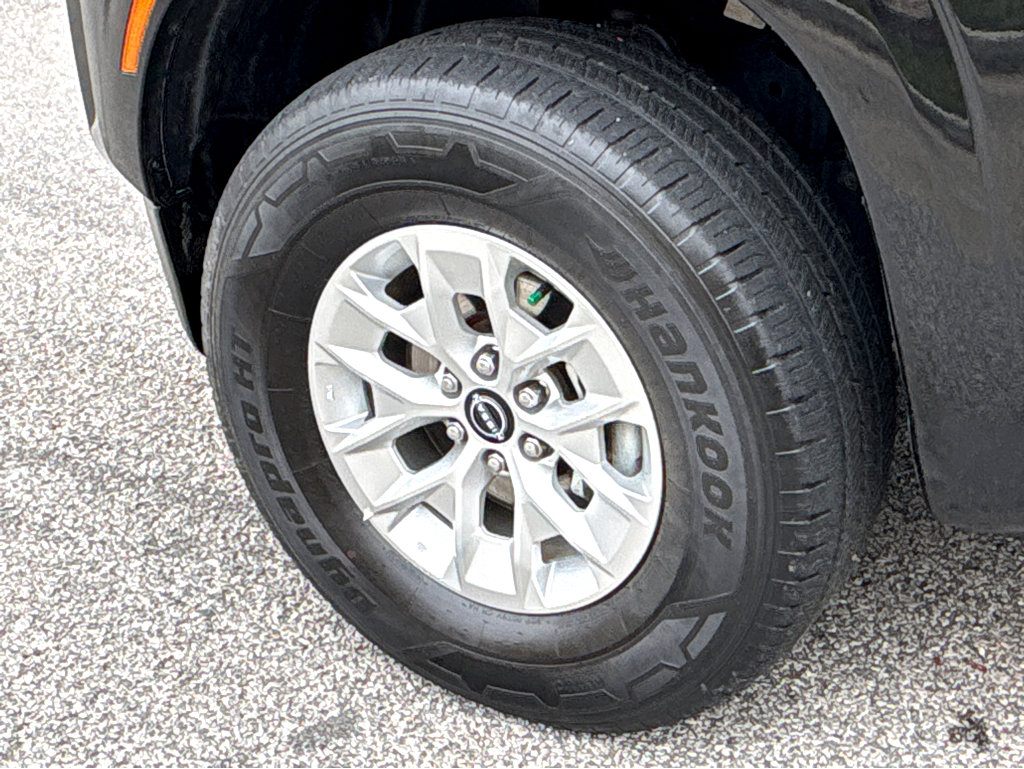 Certified 2024 Nissan Frontier SV image 19