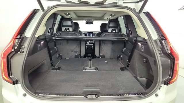 New 2026 Volvo XC90 B5 Plus w/ Protection Package Premier AWD/4WD image 45