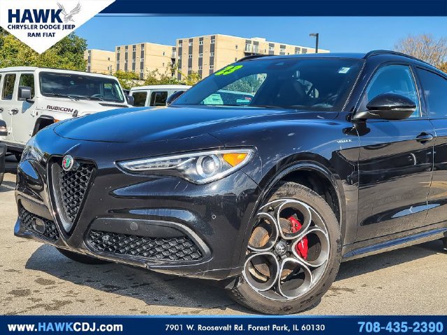Used 2023 Alfa Romeo Stelvio Veloce AWD/4WD image 2