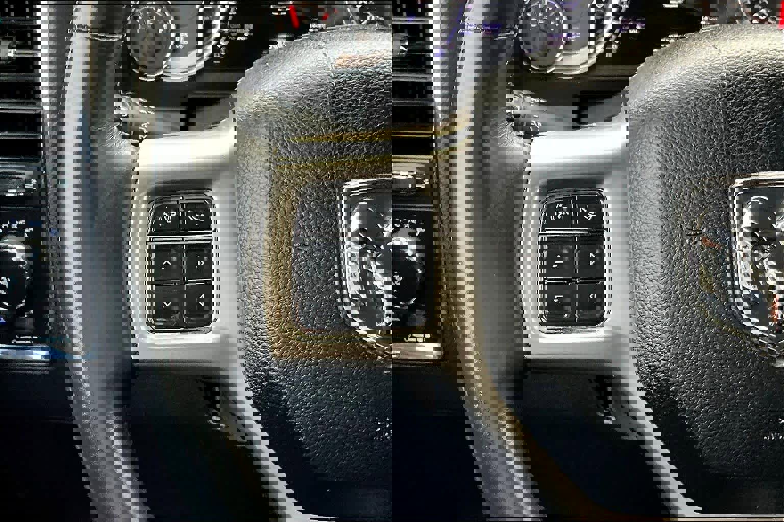 Used 2016 RAM 1500 Laramie w/ Convenience Group image 25