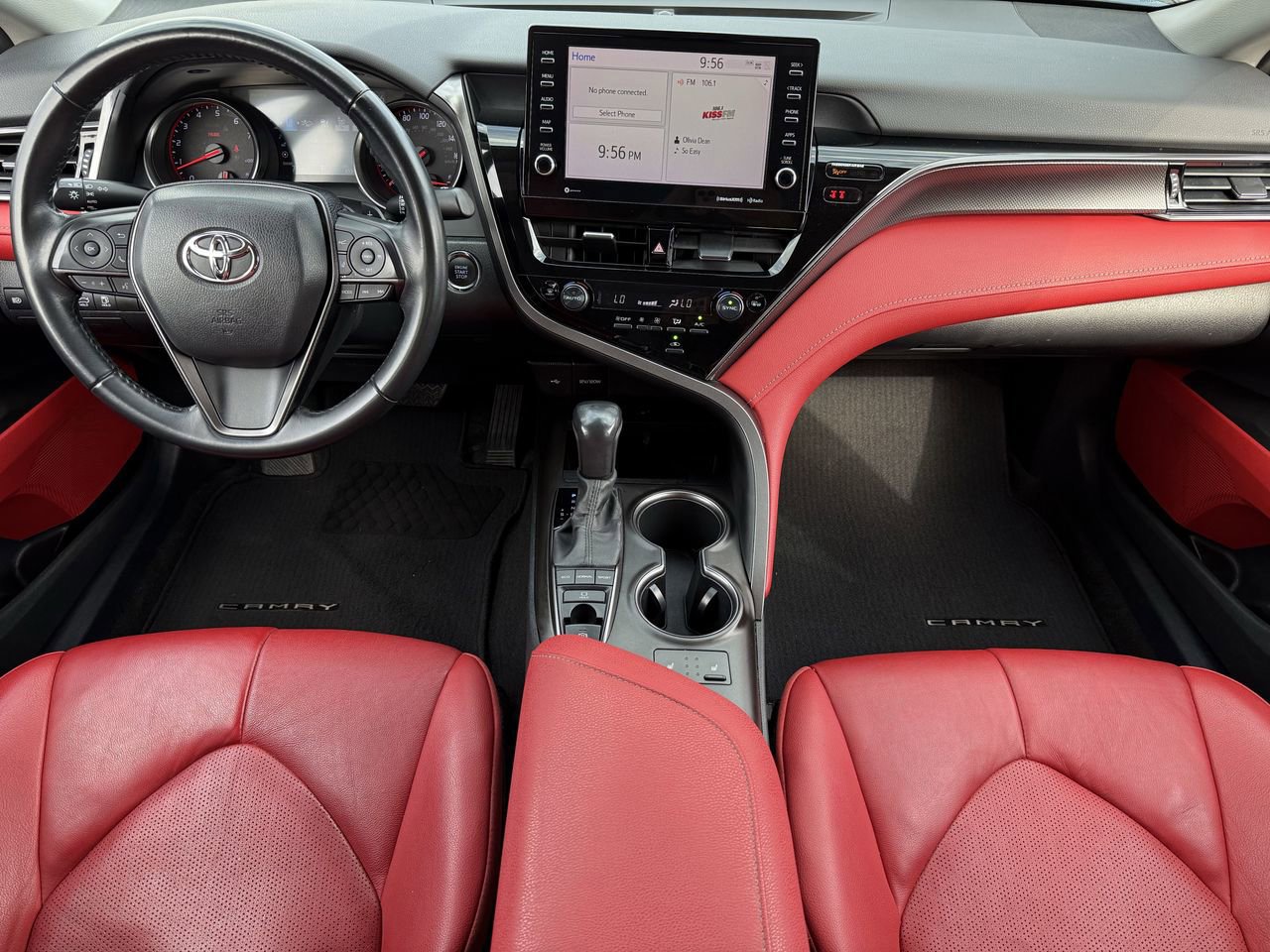 Used 2022 Toyota Camry XSE FWD image 9