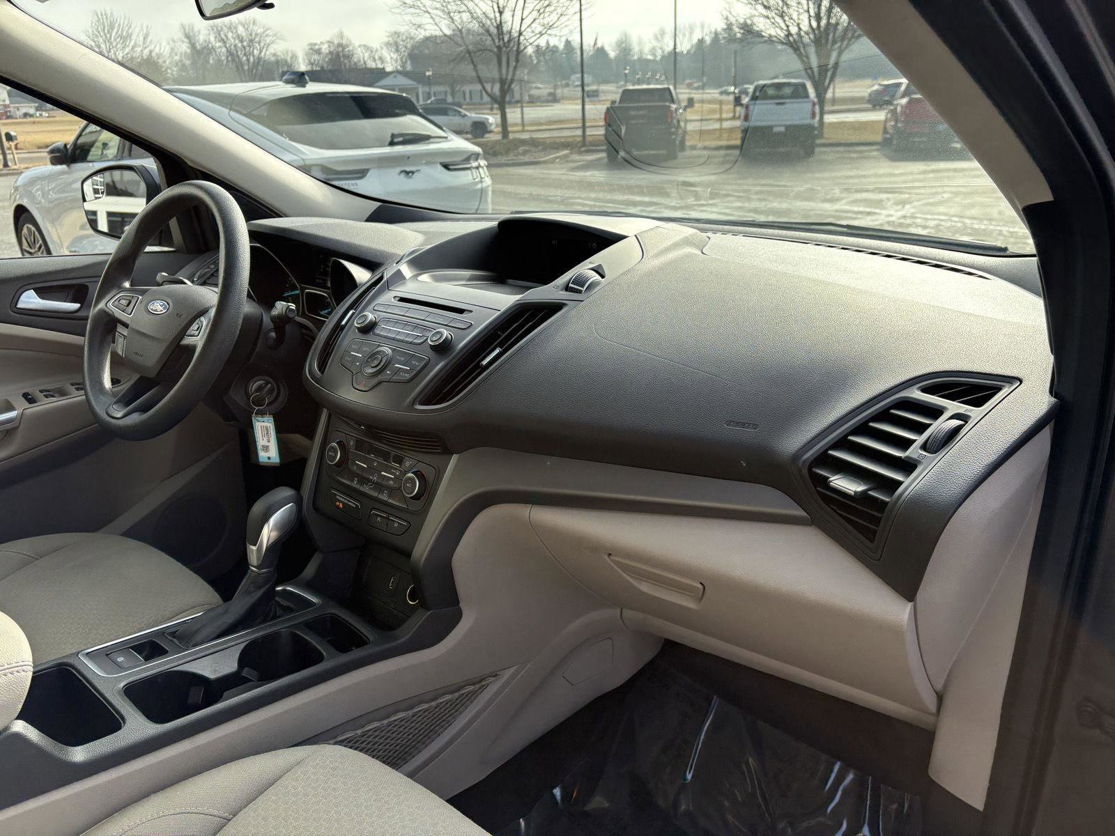 Used 2018 Ford Escape SE image 23