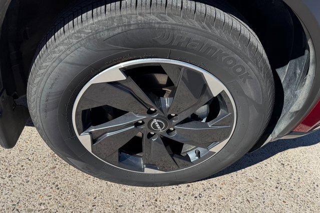 Used 2025 Nissan Rogue SV image 20