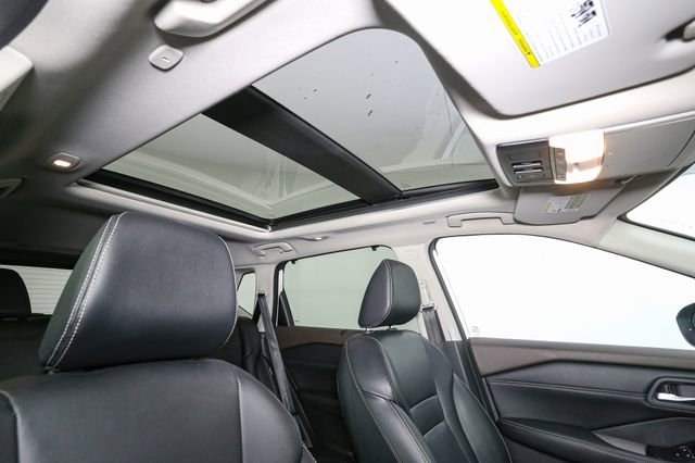 Used 2023 Nissan Rogue SL w/ SL Premium Package AWD/4WD image 17