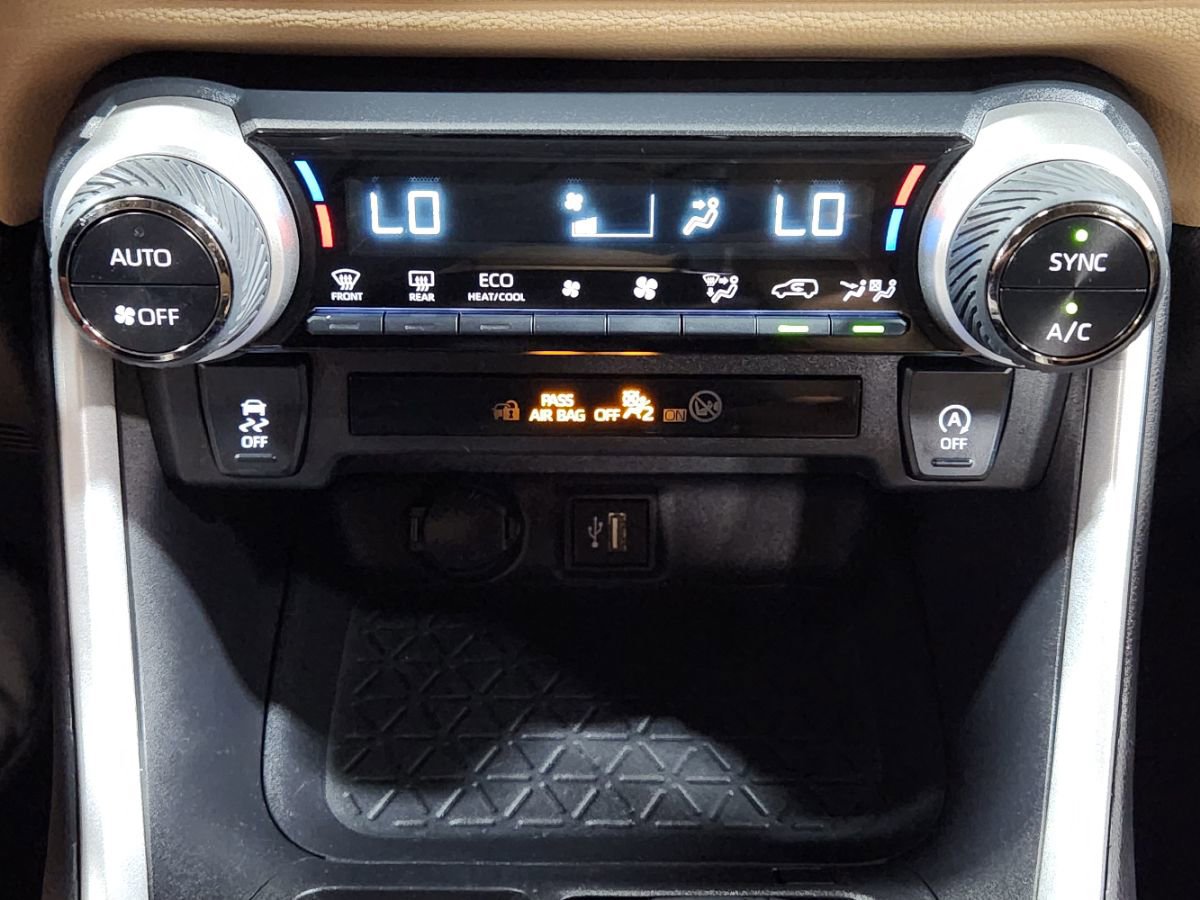 Used 2024 Toyota RAV4 XLE Premium image 35