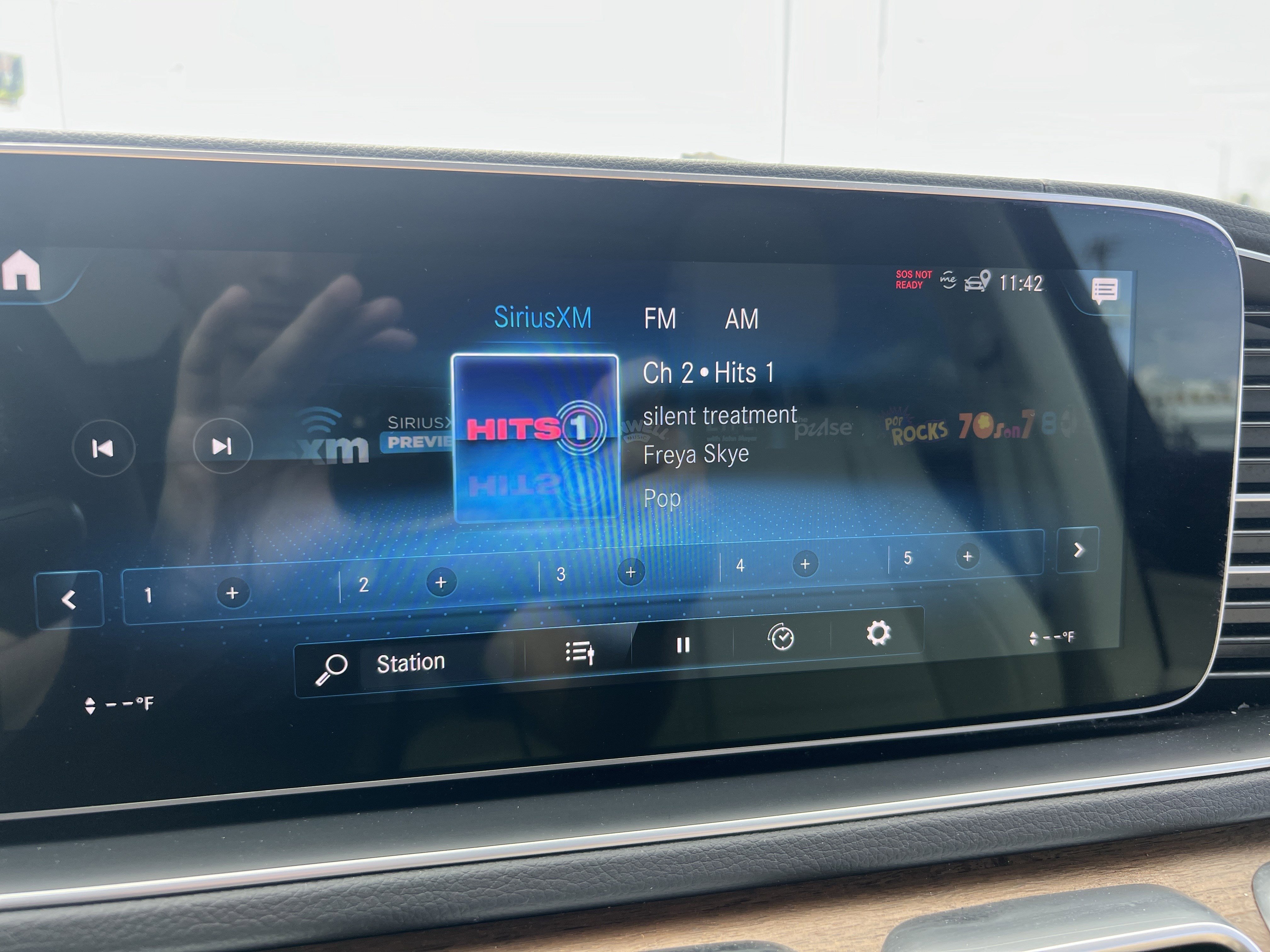 Certified 2023 Mercedes-Benz GLS 450 450 w/ AMG Line Exterior image 23