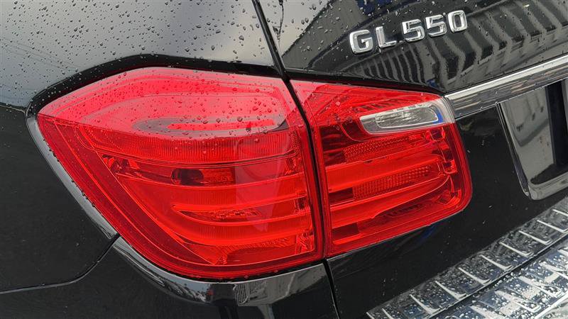 Used 2016 Mercedes-Benz GL 550 4MATIC image 13