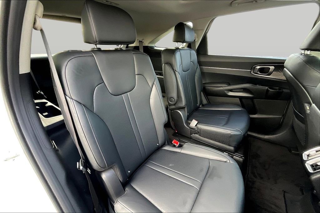Used 2023 Kia Sorento EX w/ Panoramic Sunroof Package AWD/4WD image 25