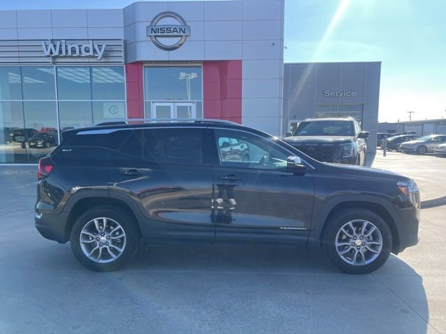 Used 2023 GMC Terrain SLT image 8