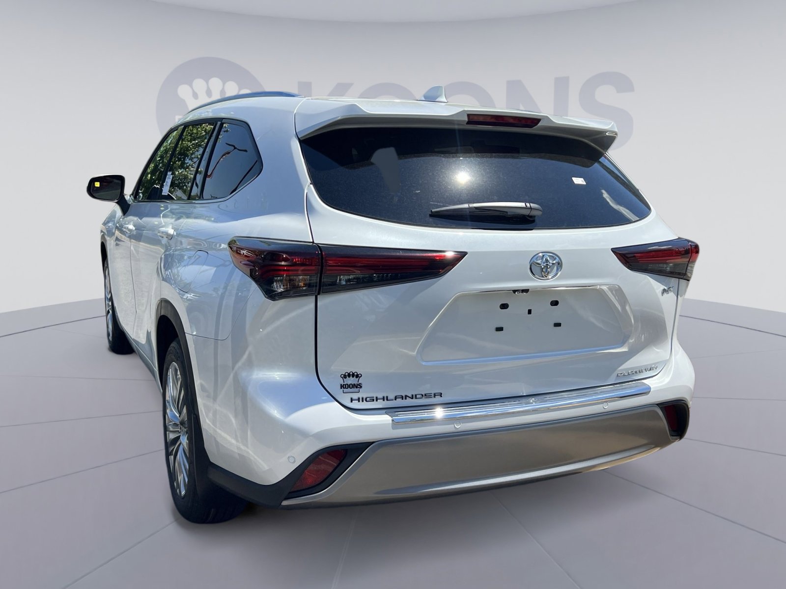 New 2026 Toyota Highlander Platinum AWD/4WD image 2