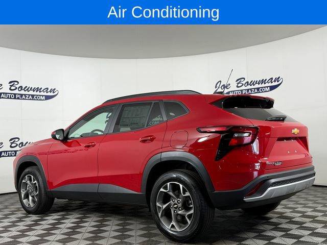 New 2026 Chevrolet Trax LT w/ Driver Confidence Package FWD image 8