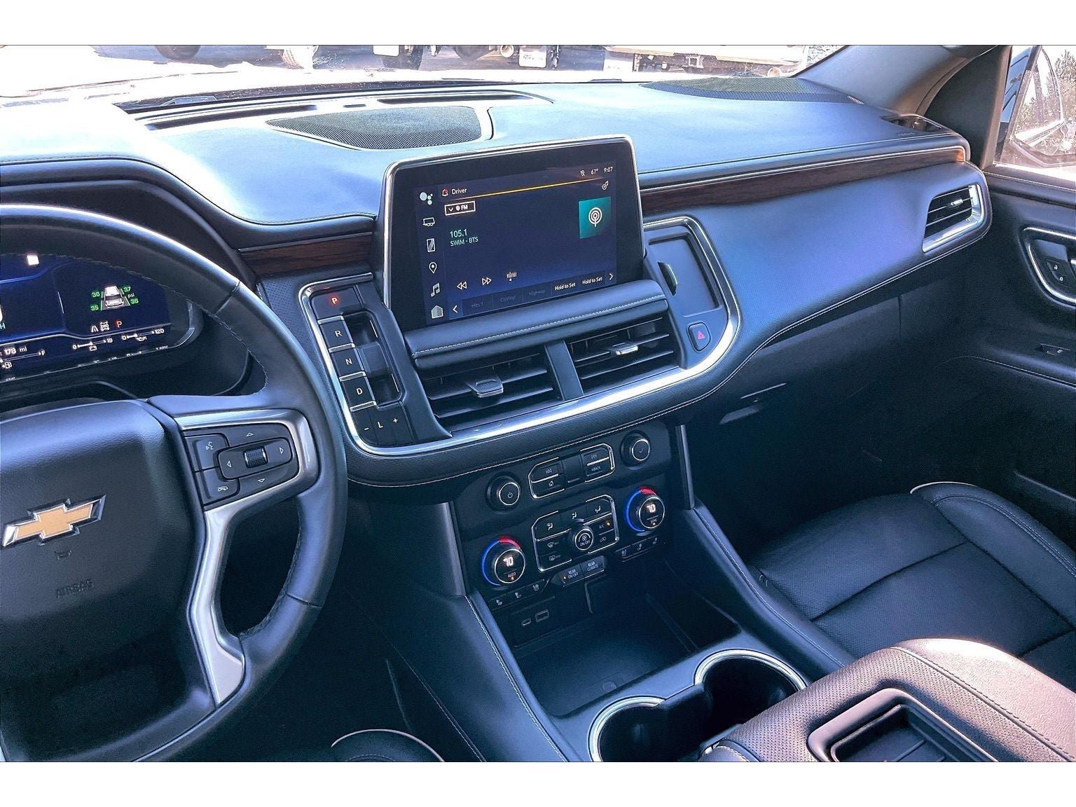 Used 2023 Chevrolet Suburban Premier AWD/4WD image 7