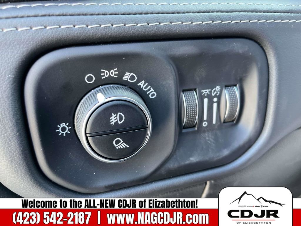 New 2024 RAM 3500 Limited image 28