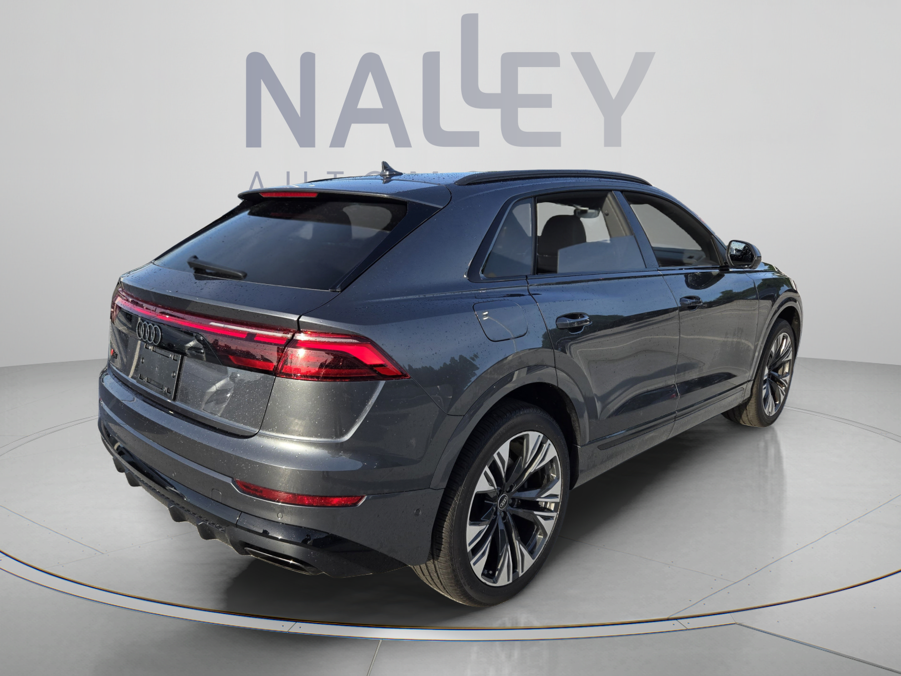 Used 2025 Audi Q8 Premium Plus AWD/4WD image 4