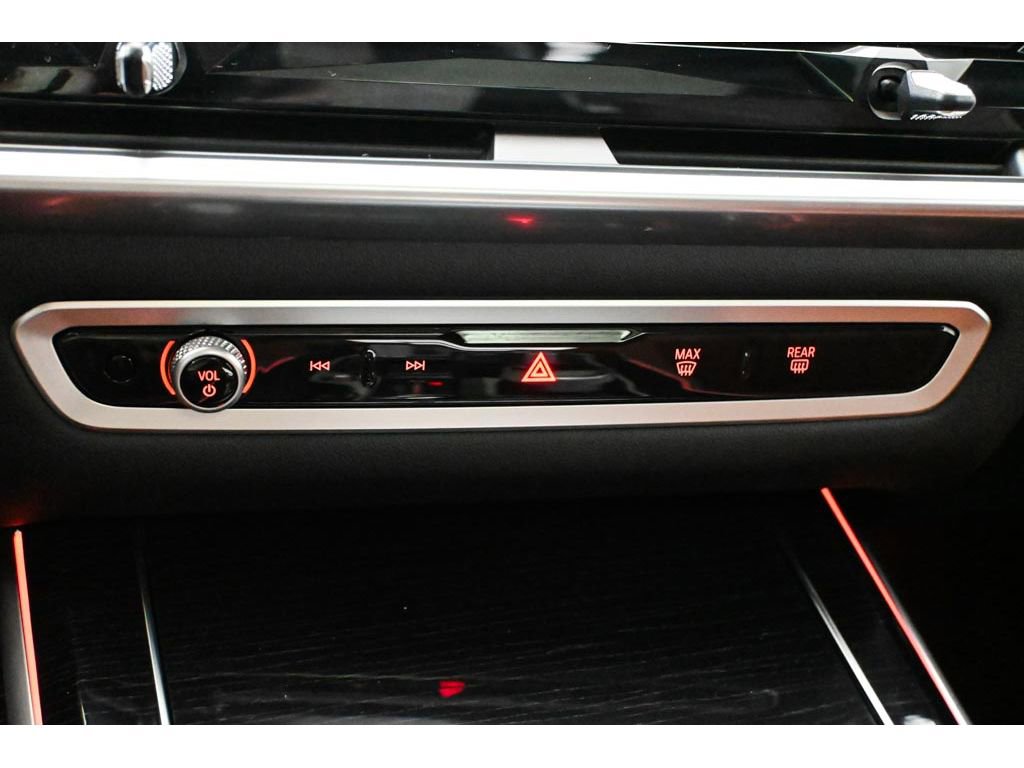 Used 2025 BMW X7 M60i AWD/4WD image 58