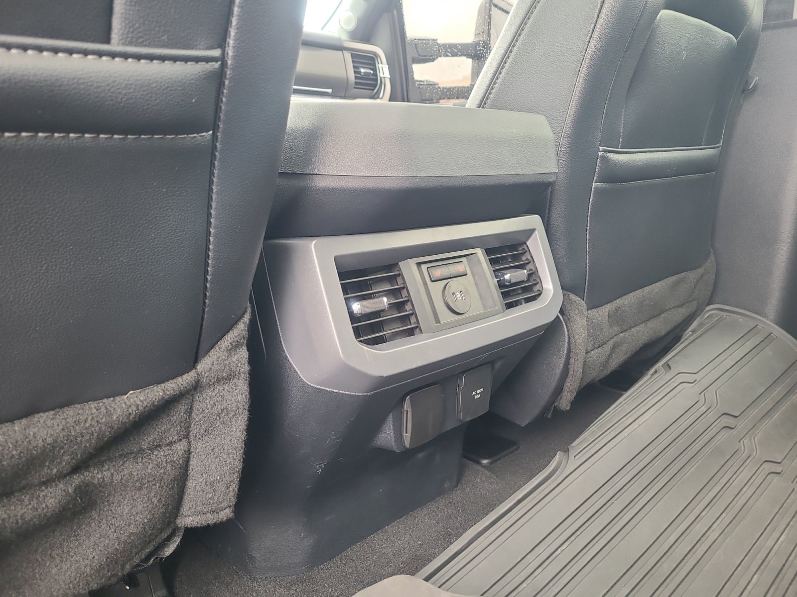 Used 2024 Ford F250 Lariat w/ Lariat Ultimate Package AWD/4WD image 32
