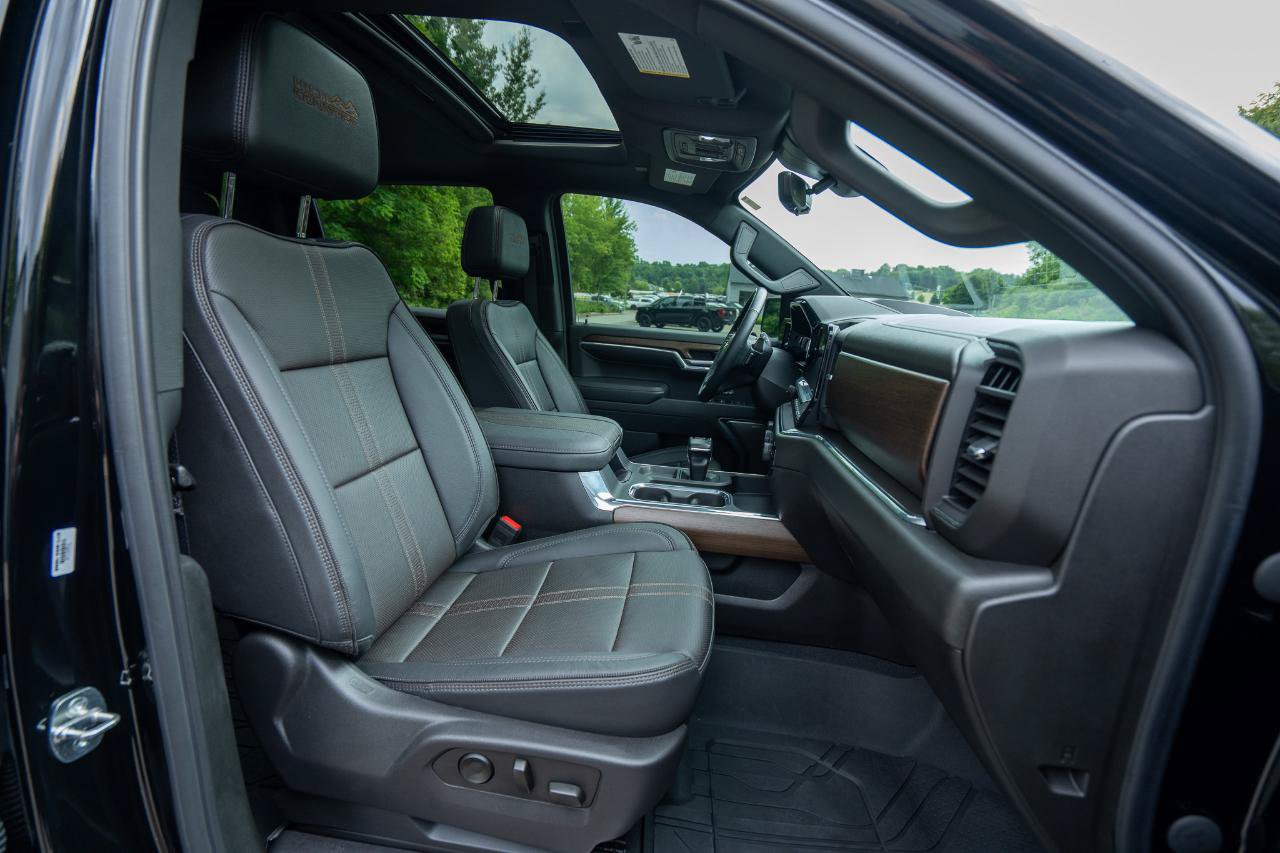 Used 2023 Chevrolet Silverado 1500 High Country w/ High Country Premium Package AWD/4WD image 27