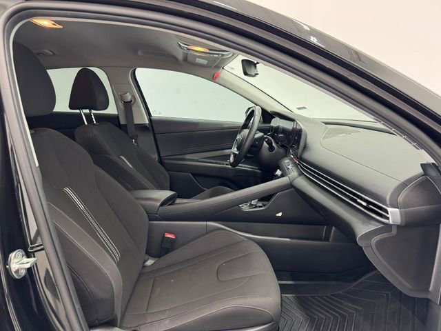 Used 2023 Hyundai Elantra SEL w/ Convenience Package image 16
