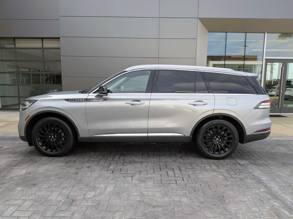 Certified 2024 Lincoln Aviator 2WD w/ Premium Package image 2