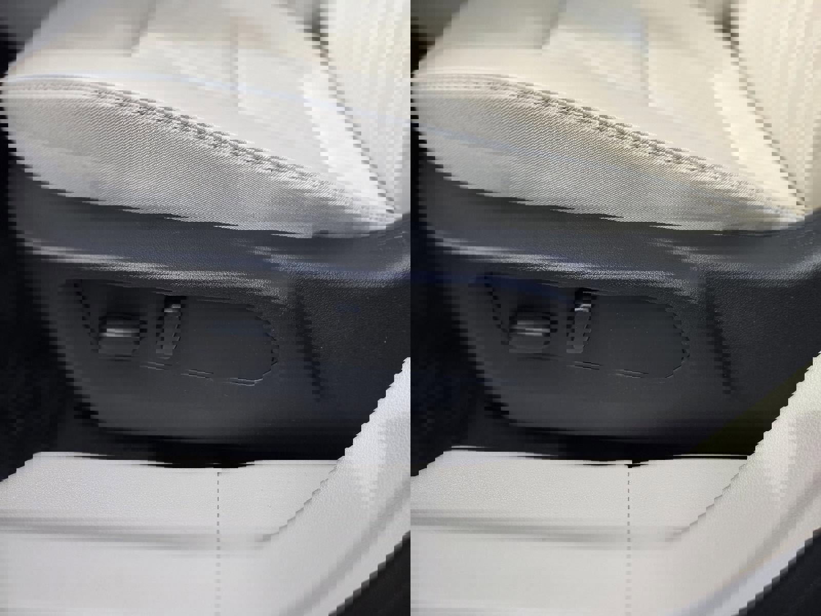 Certified 2023 Buick Envision Avenir image 23