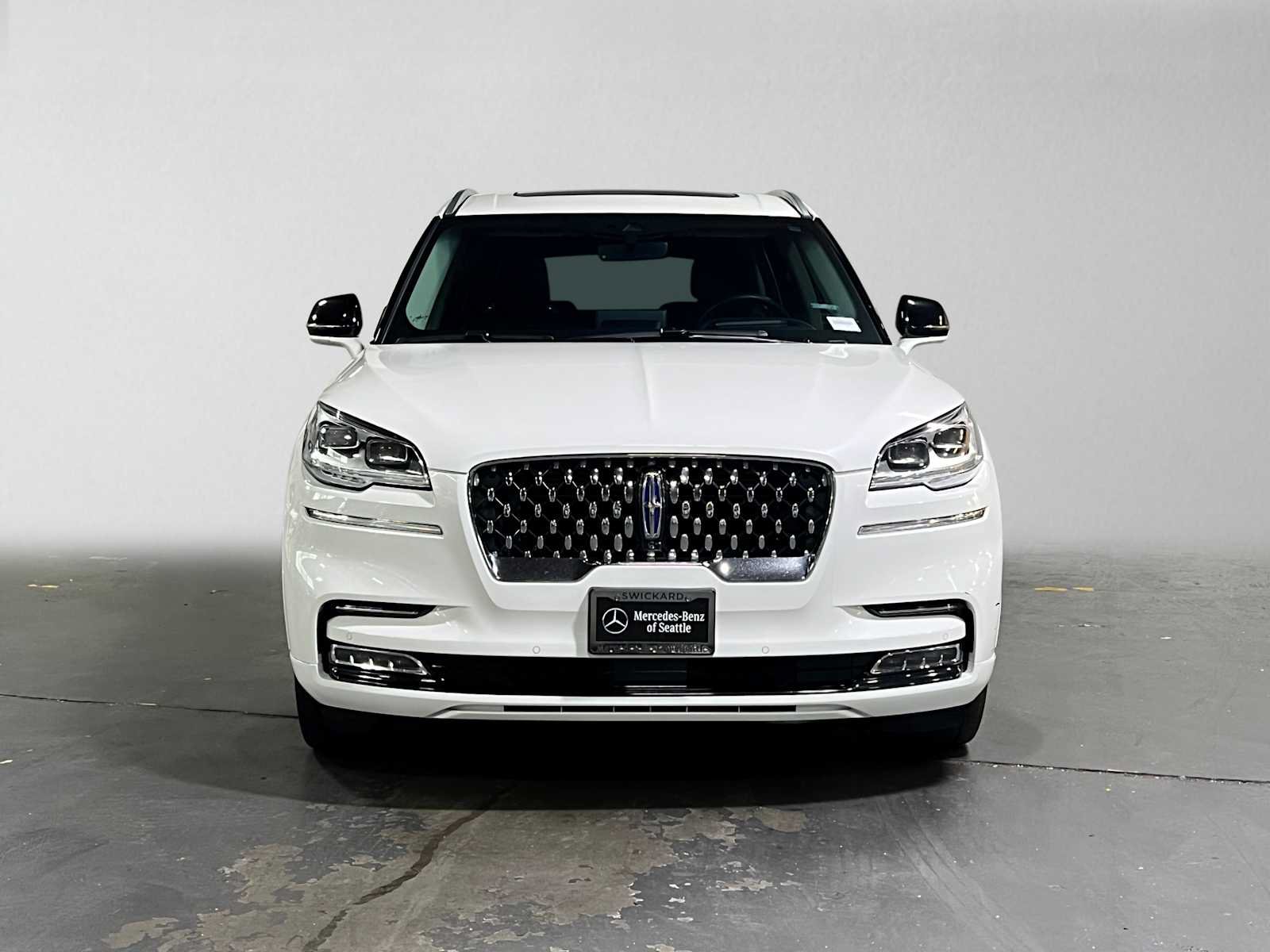 Used 2023 Lincoln Aviator Grand Touring w/ Equipment Group 301A AWD/4WD image 8
