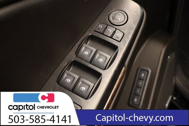 Used 2019 Chevrolet Suburban LT image 10