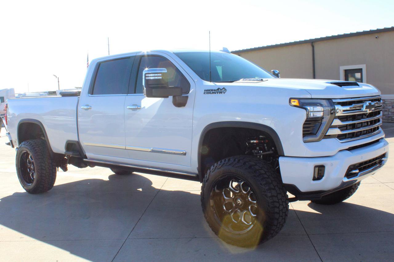 Used 2026 Chevrolet Silverado 3500 High Country w/ High Country Premium Package AWD/4WD image 13
