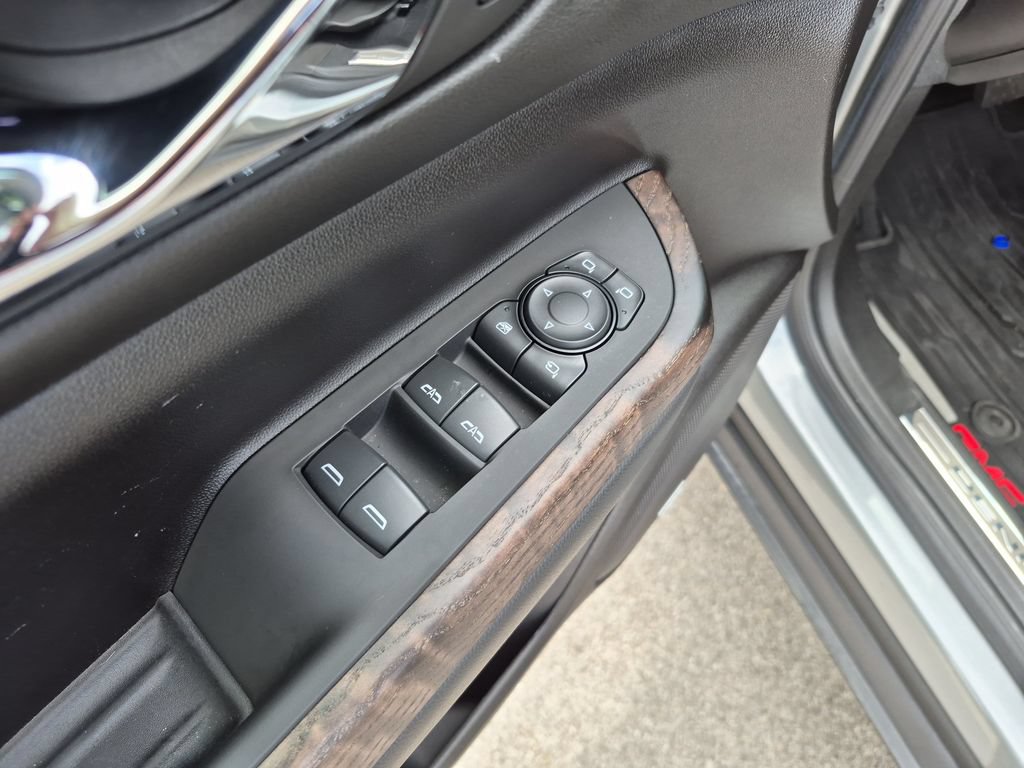 Used 2023 GMC Acadia Denali w/ Denali Ultimate Package FWD image 21